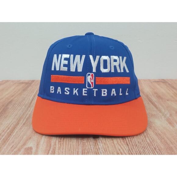Adidas New York Knicks Basketball NBA Snapback Hat Vintage Ajustable - Picture 1 of 9